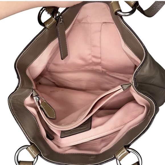 |EUC| COACH Soho Buckle Taupe Leather Hobo Handbag - August 2012 - Picture 7 of 10